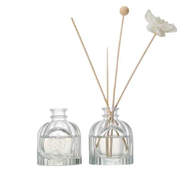 Przezroczysta butelka do aromaterapii